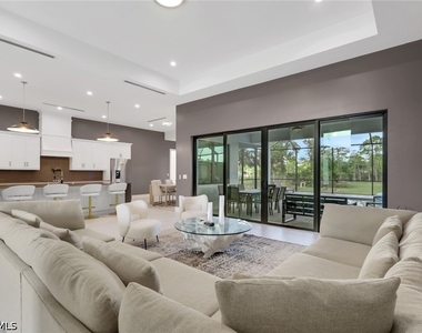 653 23rd Street Sw - Photo Thumbnail 6