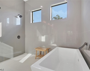 653 23rd Street Sw - Photo Thumbnail 24