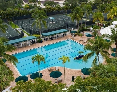 1405 Sweetwater Cove - Photo Thumbnail 16