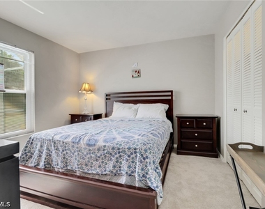 4556 Lakewood Boulevard - Photo Thumbnail 9