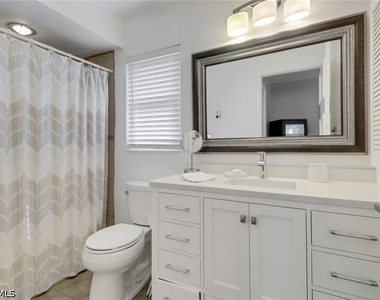 4556 Lakewood Boulevard - Photo Thumbnail 8