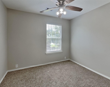 6211 Gillian Park Drive - Photo Thumbnail 10