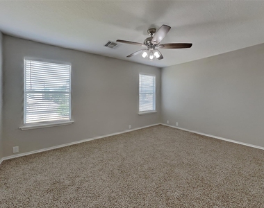 6211 Gillian Park Drive - Photo Thumbnail 6