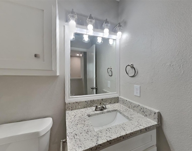 6211 Gillian Park Drive - Photo Thumbnail 14