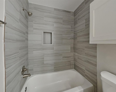 6211 Gillian Park Drive - Photo Thumbnail 15