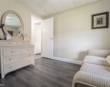 953 Bunker Hill Drive - Photo Thumbnail 15