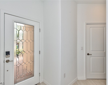 2591 Vine Avenue - Photo Thumbnail 17