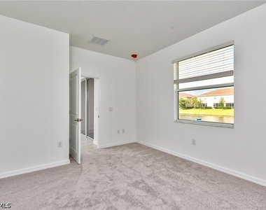 2591 Vine Avenue - Photo Thumbnail 16