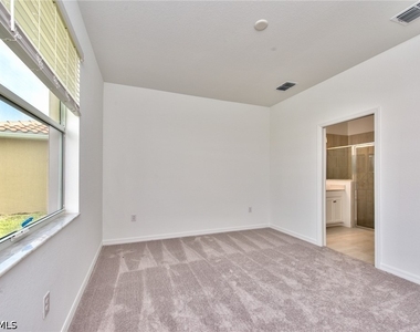 2591 Vine Avenue - Photo Thumbnail 10