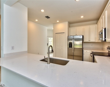 2591 Vine Avenue - Photo Thumbnail 4