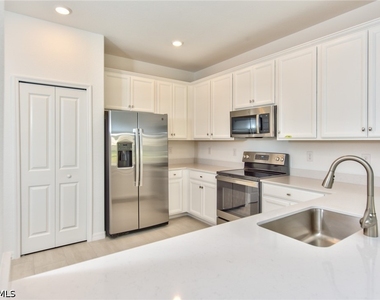 2591 Vine Avenue - Photo Thumbnail 5
