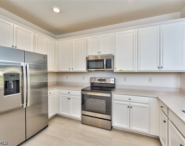 2591 Vine Avenue - Photo Thumbnail 7
