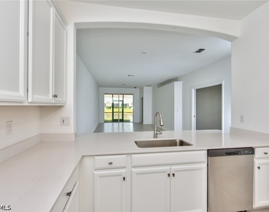 2591 Vine Avenue - Photo Thumbnail 8