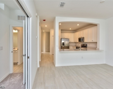 2591 Vine Avenue - Photo Thumbnail 3