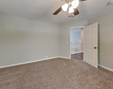 4714 Pin Oak Creek Lane - Photo Thumbnail 10
