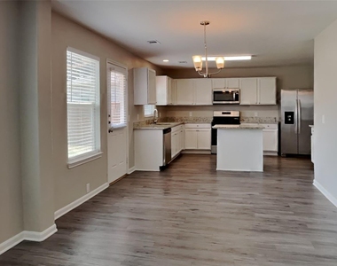 4714 Pin Oak Creek Lane - Photo Thumbnail 4