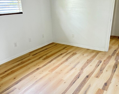 11414 Sralla Road - Photo Thumbnail 9