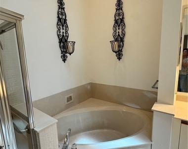 1351 Park Lake Drive - Photo Thumbnail 7