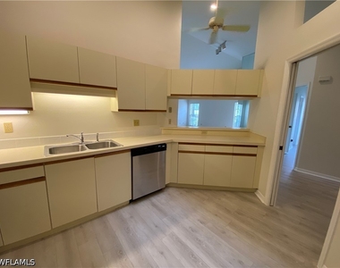 1351 Park Lake Drive - Photo Thumbnail 4