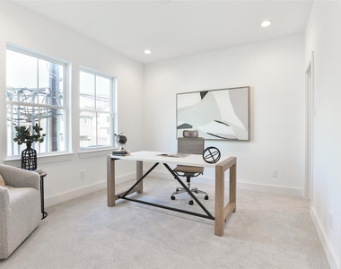 1020 W 15th 1/2 Street - Photo Thumbnail 5