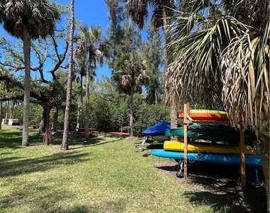 15075 Parkside Drive - Photo Thumbnail 16