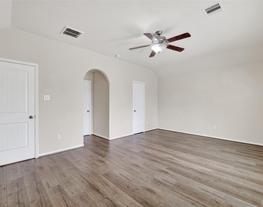 25018 Diamond Ranch Dr - Photo Thumbnail 32