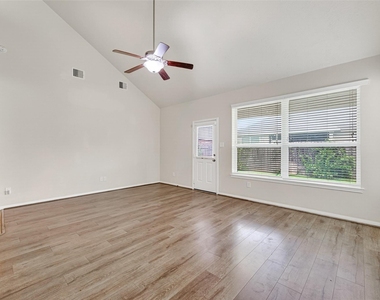25018 Diamond Ranch Dr - Photo Thumbnail 12