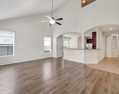 25018 Diamond Ranch Dr - Photo Thumbnail 10