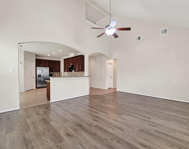 25018 Diamond Ranch Dr - Photo Thumbnail 11