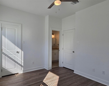 16710 Timberglen - Photo Thumbnail 11