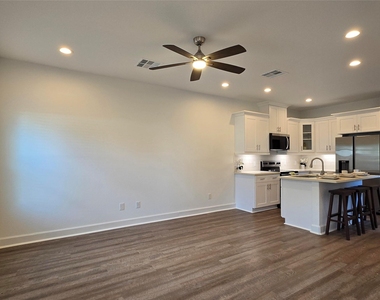 16710 Timberglen - Photo Thumbnail 5