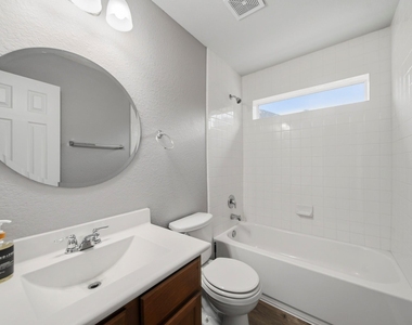 2306 Emerald Stone Court - Photo Thumbnail 7