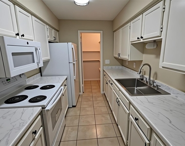 7400 Bellerive Drive - Photo Thumbnail 6