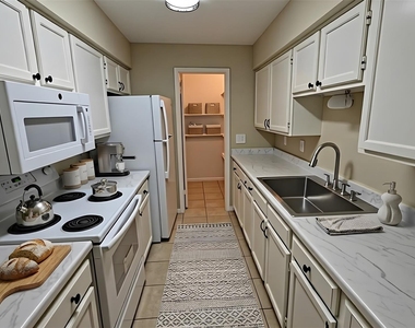 7400 Bellerive Drive - Photo Thumbnail 5