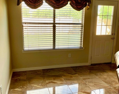 205 Mammoth Springs Lane - Photo Thumbnail 2