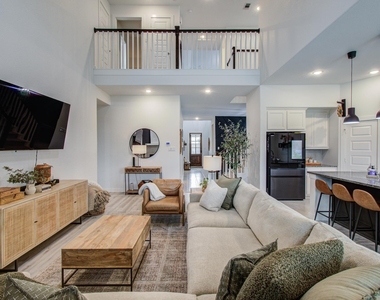 7111 Pondhawk Drive - Photo Thumbnail 8
