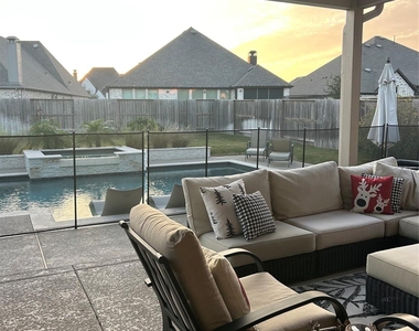 7111 Pondhawk Drive - Photo Thumbnail 2