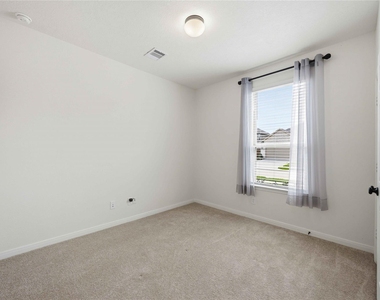 7627 Coral Key Drive - Photo Thumbnail 13