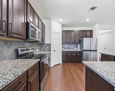 7627 Coral Key Drive - Photo Thumbnail 6