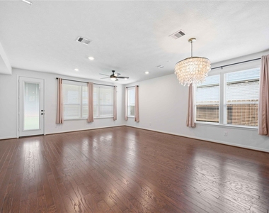 7627 Coral Key Drive - Photo Thumbnail 8