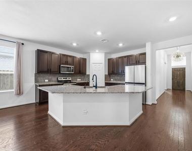 7627 Coral Key Drive - Photo Thumbnail 5