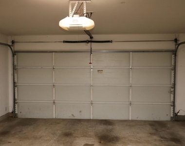 1046 W 25th Street - Photo Thumbnail 24