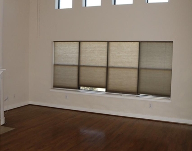 1046 W 25th Street - Photo Thumbnail 6