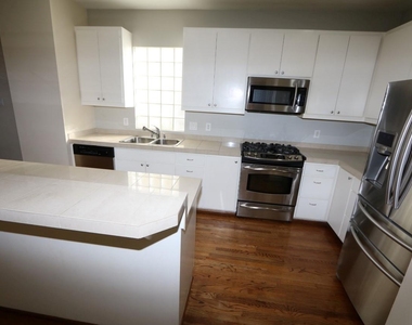 1046 W 25th Street - Photo Thumbnail 9