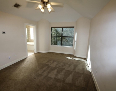 1046 W 25th Street - Photo Thumbnail 16