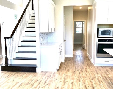 5711 Silver Bay Court - Photo Thumbnail 12