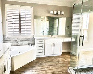 5711 Silver Bay Court - Photo Thumbnail 16