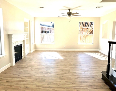 5711 Silver Bay Court - Photo Thumbnail 11