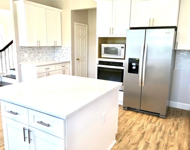 5711 Silver Bay Court - Photo Thumbnail 7