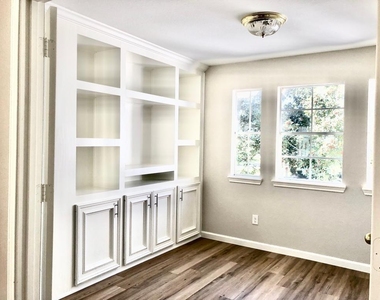 5711 Silver Bay Court - Photo Thumbnail 31